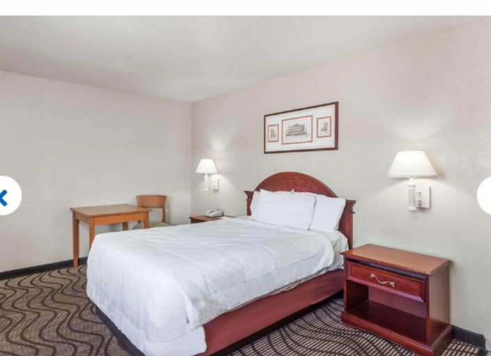 Bedroom 2, Tri City Inn, San Bernardino