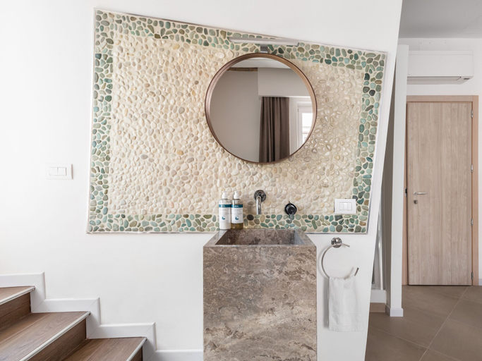 Bathroom 3, Numa Rome Tullo, Rome