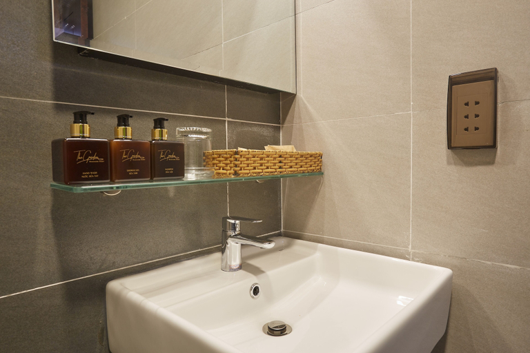 Bathroom 4, The Garden Capsule Hotel, Da Nang