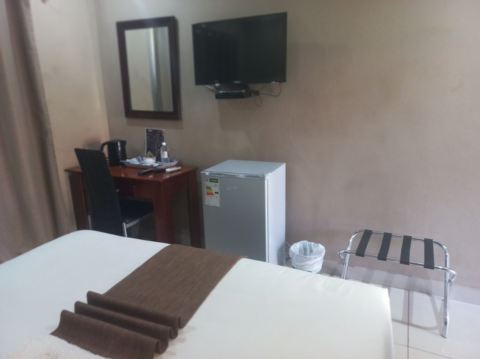 Bedroom 2, ShakeVille Guest House, Ngamiland West