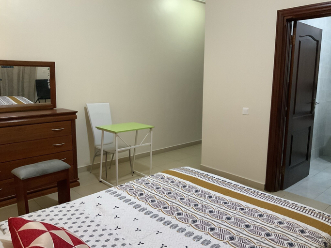 Bedroom 5, Charming 3-bed Apartment Airport Residential Accra, Accra