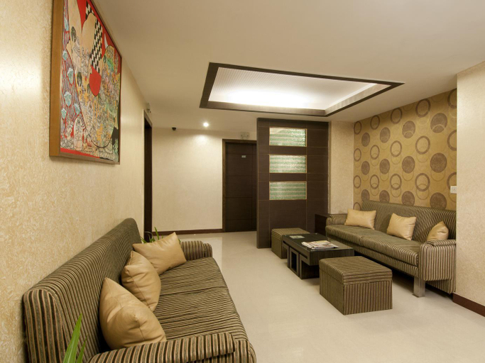 Public Area 2, hotel crystal retreat, Agra