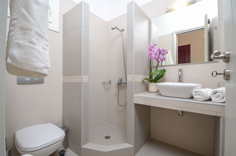 Bathroom 4, Perla Hotel, South Aegean