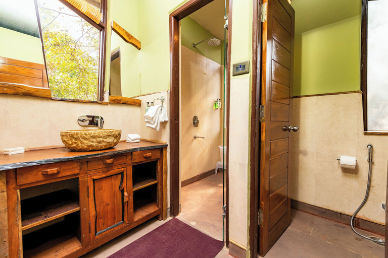 Bathroom 4, Kanha Jungle Camp, Balaghat