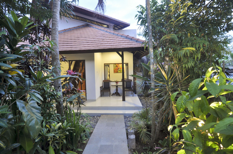 Exterior & Views 1