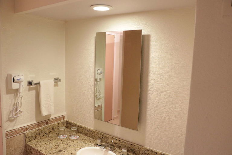 Bathroom 4, Hotel PF, Mexico City