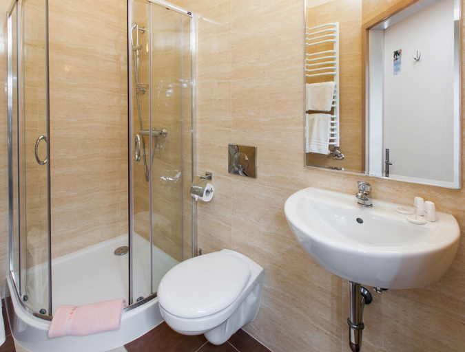 Bathroom 3, Jordan Guest Rooms, Kraków City