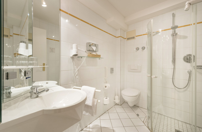 Bathroom 5, Der Westerhof Tegernsee Hotel, Miesbach