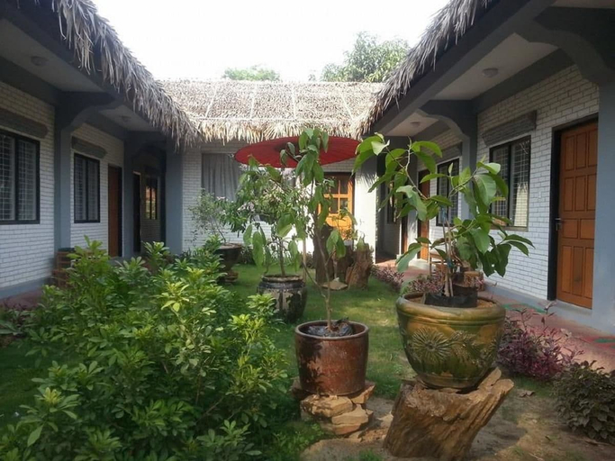 Exterior & Views, Golden Rose Guest House, Myingyan