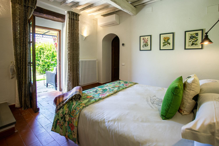 Bedroom 2, Oliveta a Retreat Surrounded by Olive Trees, Siena