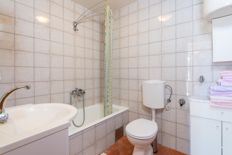 Bathroom, Holiday Home Barbie, Orebić