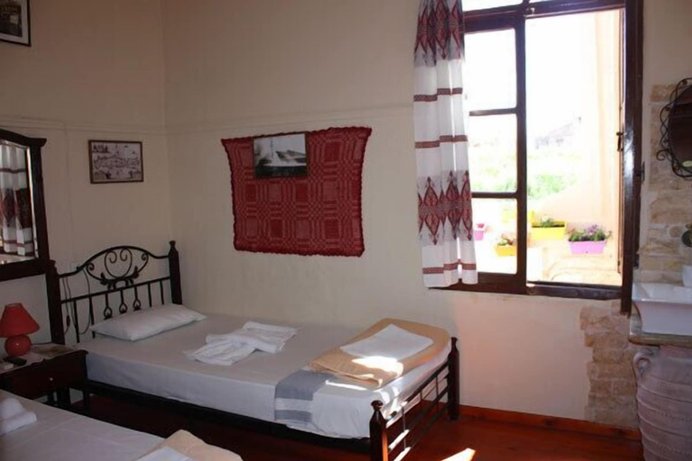 Bedroom 4, Mme Bassia, Crete