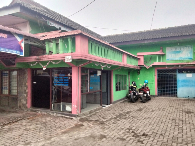 Exterior & Views 1, Hotel O Penginapan Keluarga, Medan
