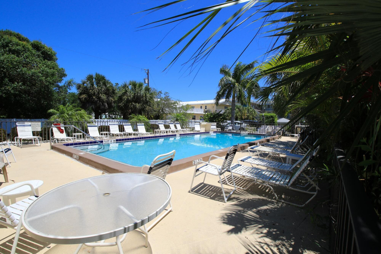 Sport & Beauty 3, Anna Maria Island Bridge Port Beach Resort, Manatee