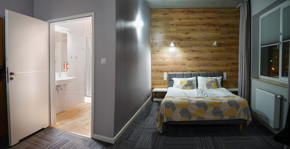 Bedroom 3, Hotel 107, Gdynia