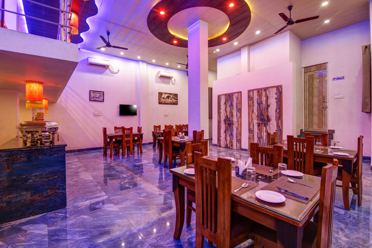 Food & Drinks 5, Gracious by Vishesh Hotels & Home Stay, Delhi