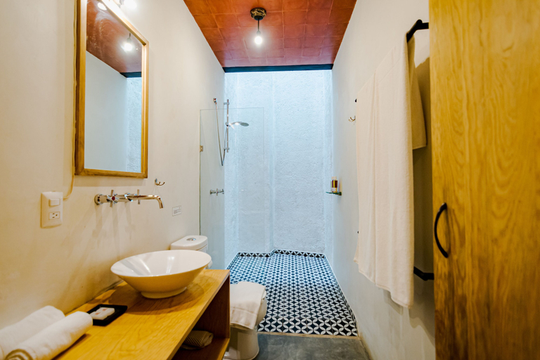 Bathroom 4, Hotel con Corazón Oaxaca, Del Centro