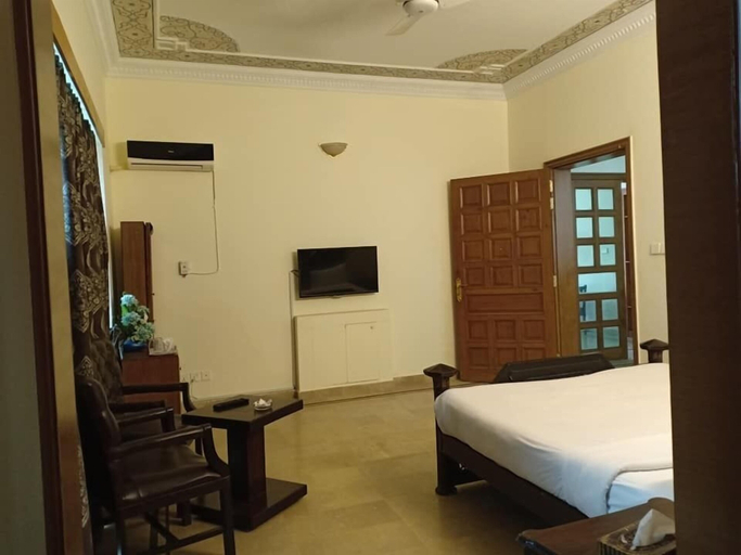 Bedroom 2, Comfort Inn, Islamabad