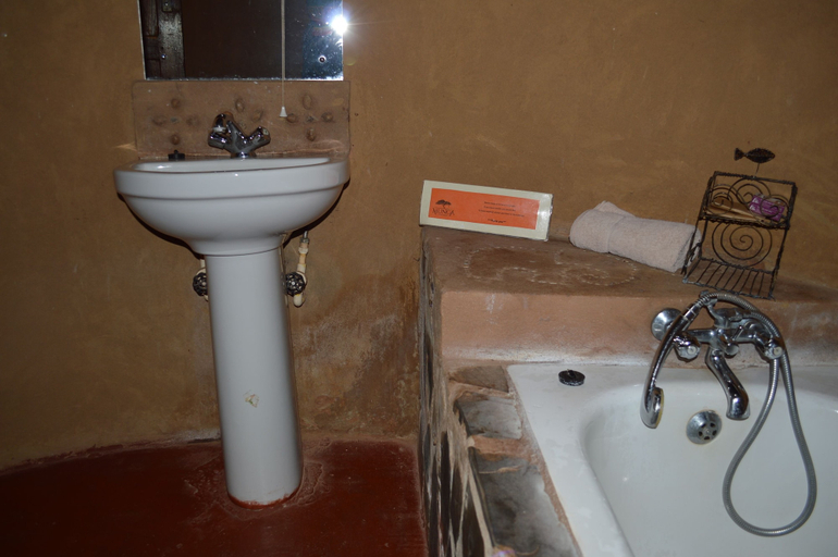 Bathroom 4, Munga Eco-Lodge, Livingstone
