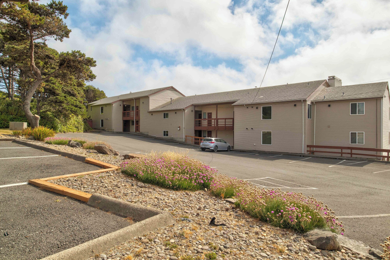 Exterior & Views 2, Ester Lee Oceanview Inn, Lincoln