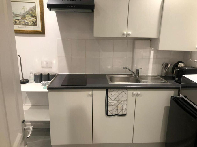 Others 5, Cozy Coventry Studio With Extra Bed, Coventry