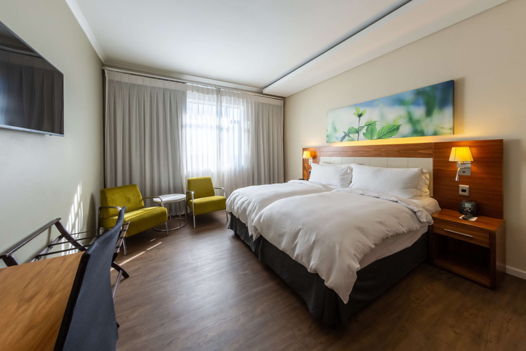 Bedroom 2, DoubleTree by Hilton Cape Town - Upper Eastside, City of Cape Town