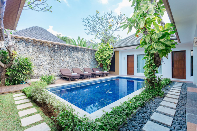 Swimming Pool 2