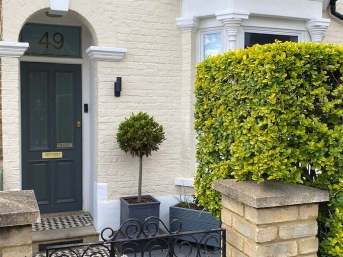 Others 5, Central Wimbledon House Sleeps 8 - Secluded Garden, London