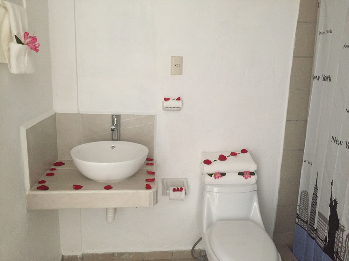 Bathroom, Departamentos Lalo, José Azueta