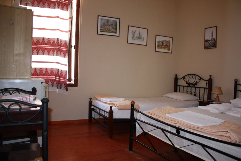 Bedroom 3, Mme Bassia, Crete