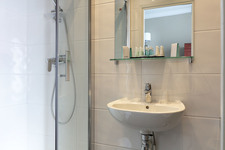 Bathroom 4, Hôtel Saint Cyr Etoile, Paris