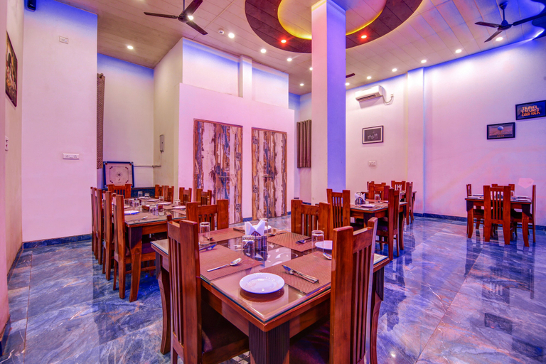 Food & Drinks 5, Gracious by Vishesh Hotels & Home Stay, Delhi