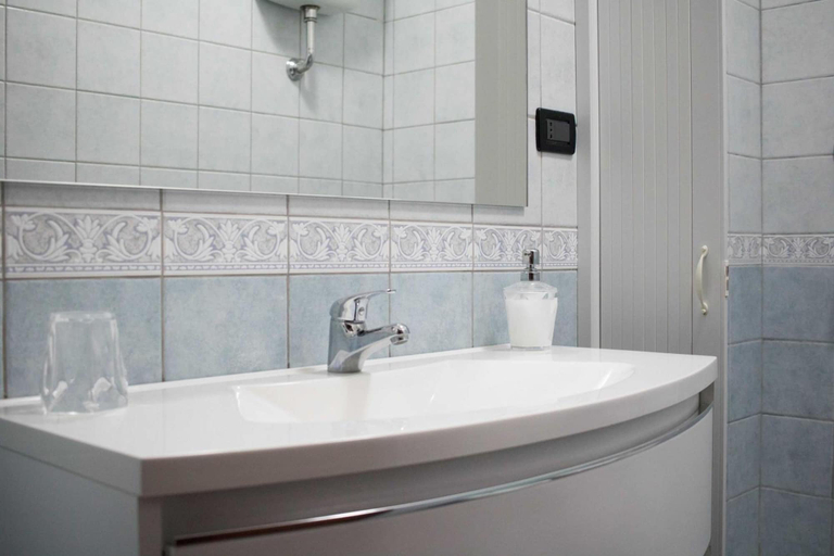 Bathroom 5, Affittacamere Acquamarina, Oristano