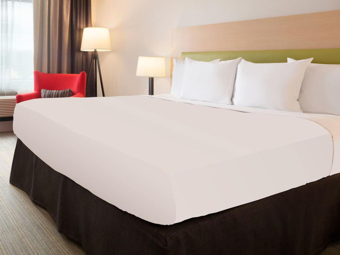 Bedroom 3, Country Inn & Suites by Radisson, Macon North, GA, Bibb