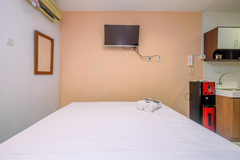 Room 3, Classic And Cozy Studio At Cinere Bellevue Suites Apartment, Depok