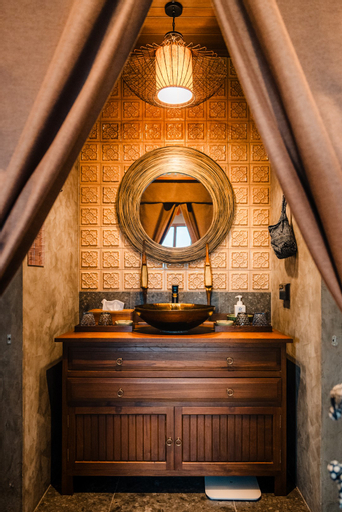 Bathroom 11