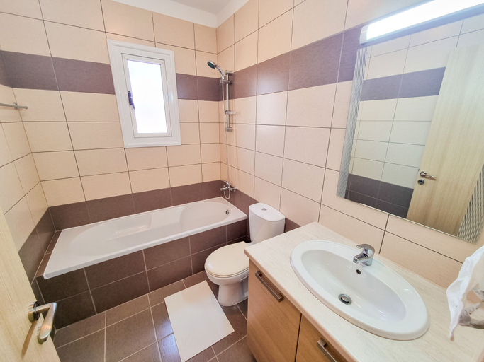 Bathroom 2, Hevean in Ben's MPV Apartment, Larnaca