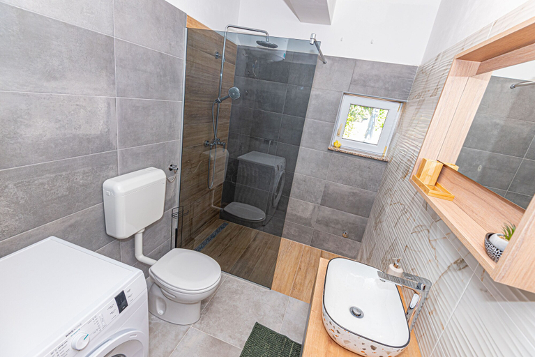 Others 2, Lux House Versys With Jacuzzi, Drniš