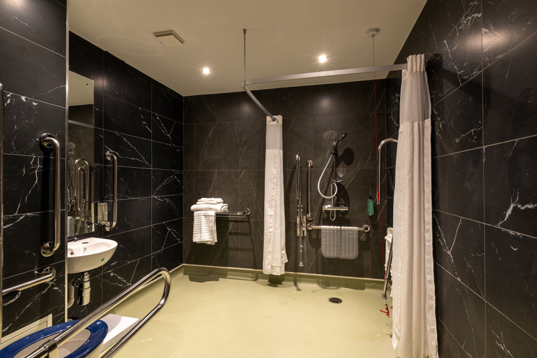Bathroom 4, Keavans Port, Dublin