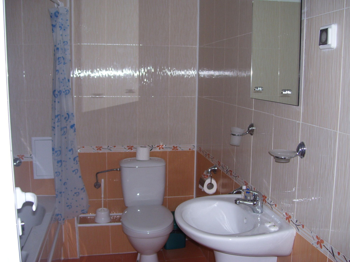 Bathroom 4, Four Leaf Clover Apartments to Rent, Bansko