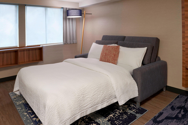 Bedroom 4, Fairfield by Marriott Montreal Downtown, Montréal