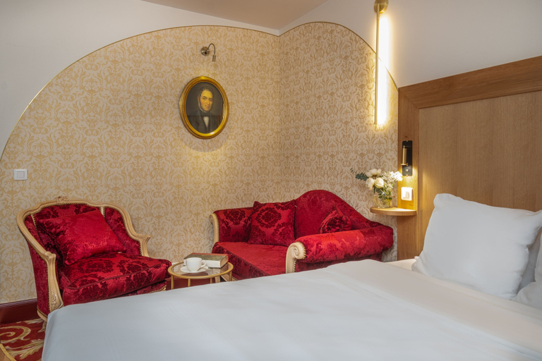 Bedroom 3, L'Orangerie du Chateau des Reynats, Dordogne