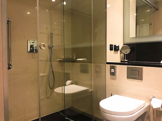 Bathroom 5, DoubleTree by Hilton Zagreb, Zagreb