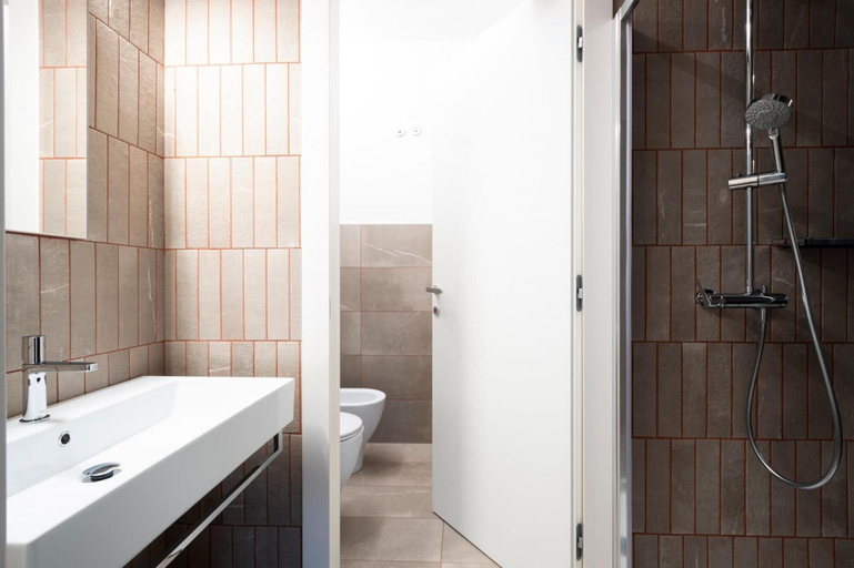 Bathroom 2, Alkamuri Posh Hotel Spa - 102 Suite Deluxe, Trapani