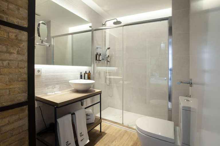 Bathroom 5, Petit Palace Ruzafa Hotel, Valencia