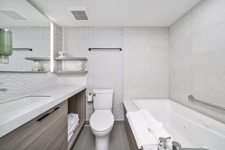Bathroom 5, Lake Louise Inn, Division No. 15