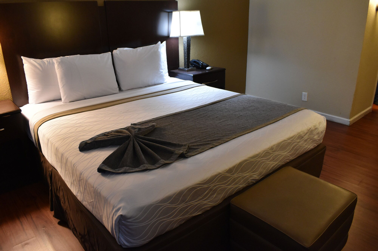 Bedroom 30