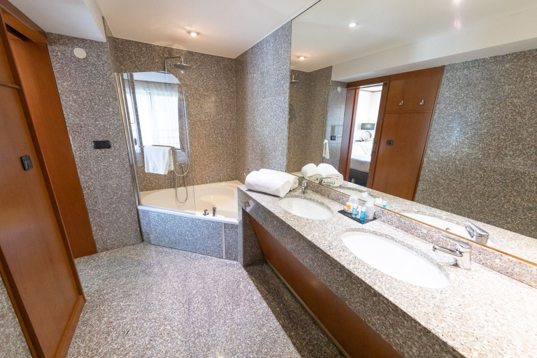 Bathroom 4, Goldstar Appartements Nice, Alpes-Maritimes