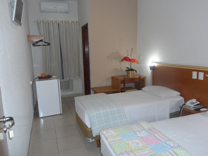 Bedroom 2, Nioja Hotel, Itumbiara
