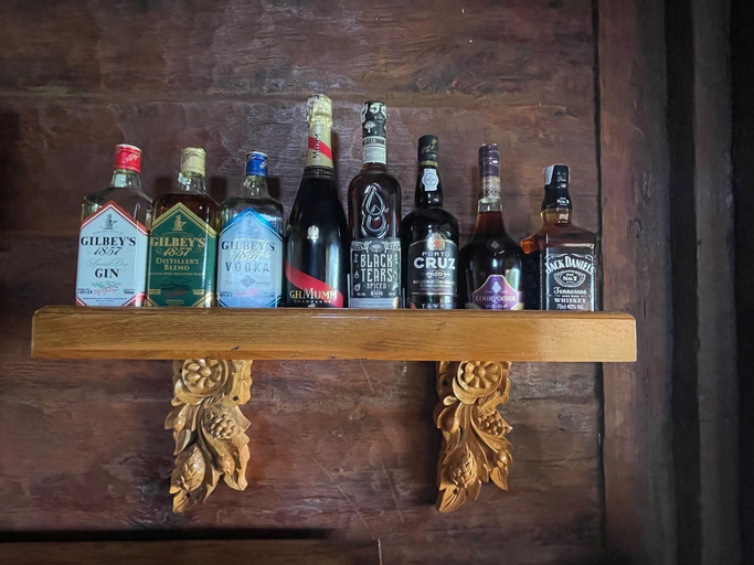 Food & Drinks 12